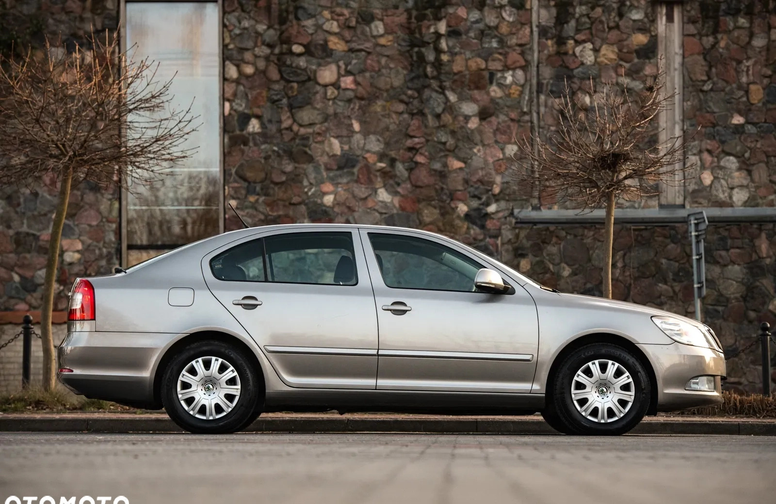 Skoda Octavia cena 23900 przebieg: 173000, rok produkcji 2012 z Sochaczew małe 326
